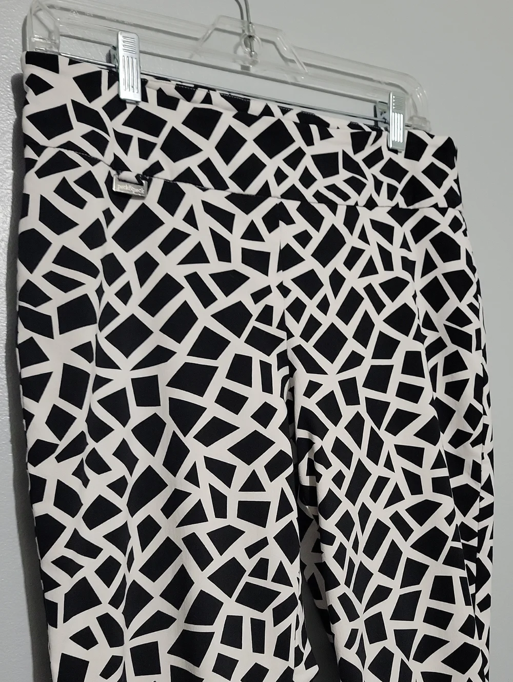 Peck & Peck Women's Black White Geometric Pull-on Ankle Pants Sz 10 Career